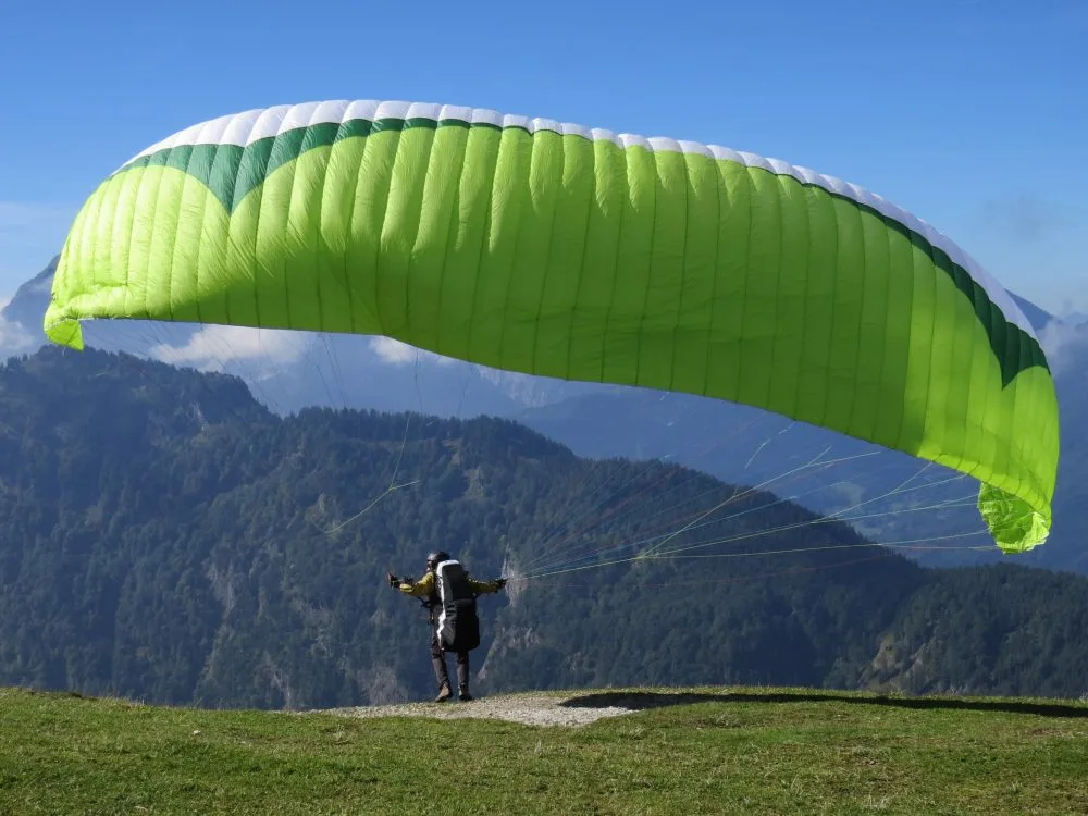 Élève en apprentissage du vol solo au sommet du Puy-de-Dôme